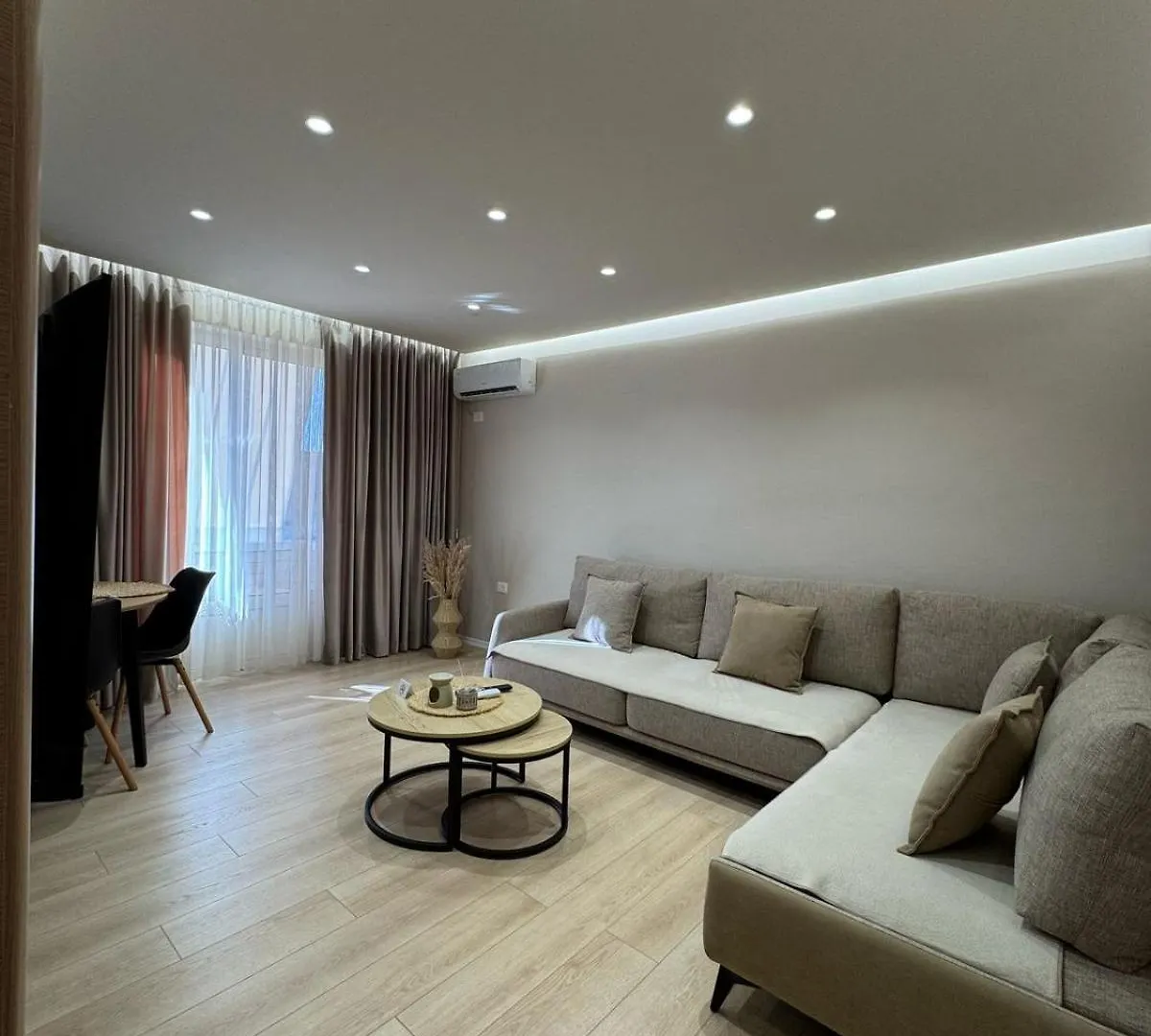 Ajza Apartment Tirana 0*,